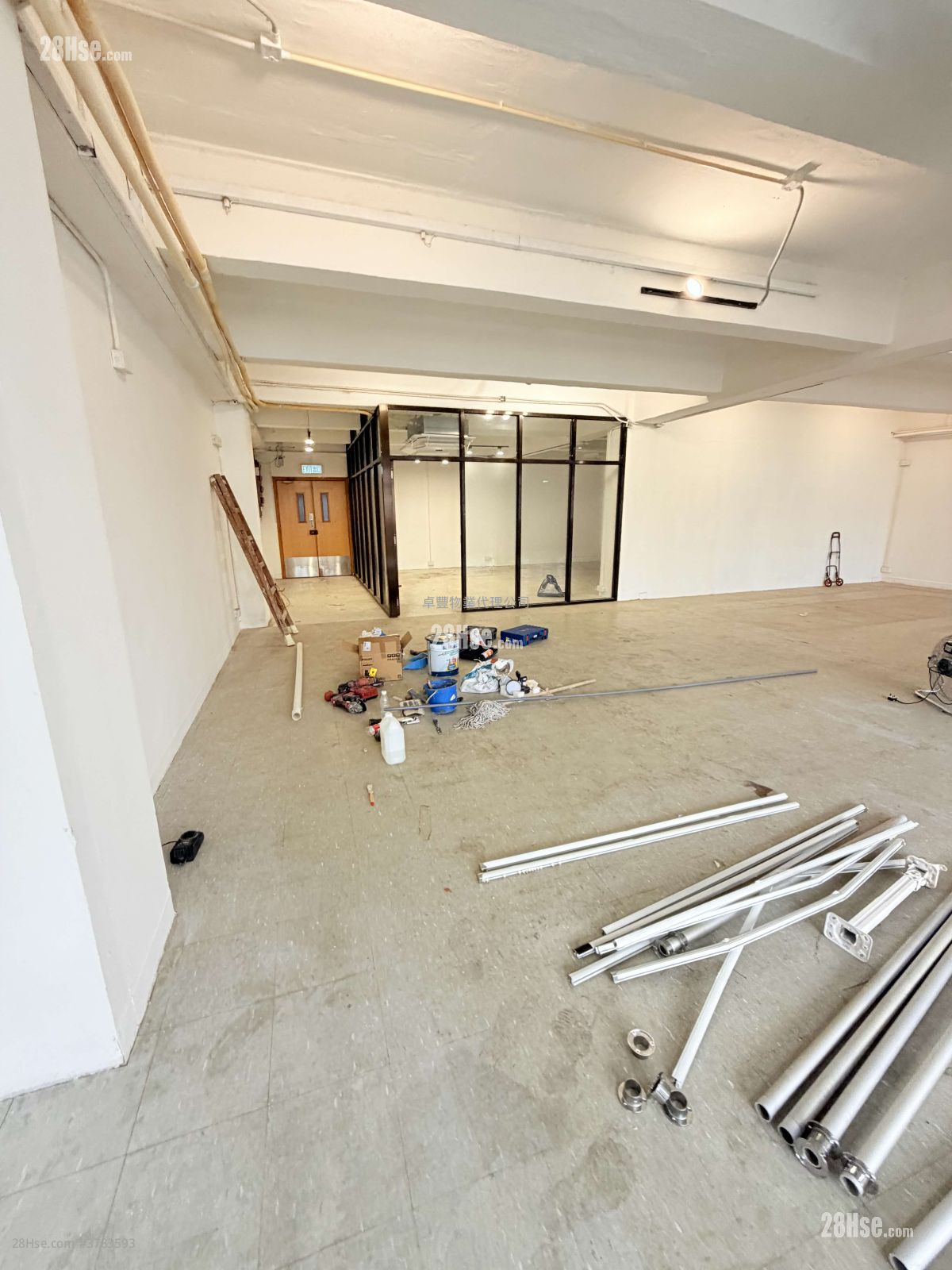 鸿昌工厂大厦 租盘 1 房 , 1 厕所 1,961 平方尺