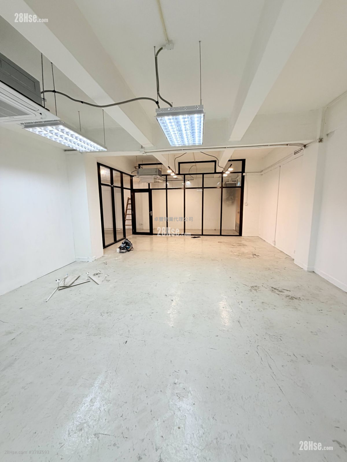 鸿昌工厂大厦 租盘 1 房 , 1 厕所 1,961 平方尺