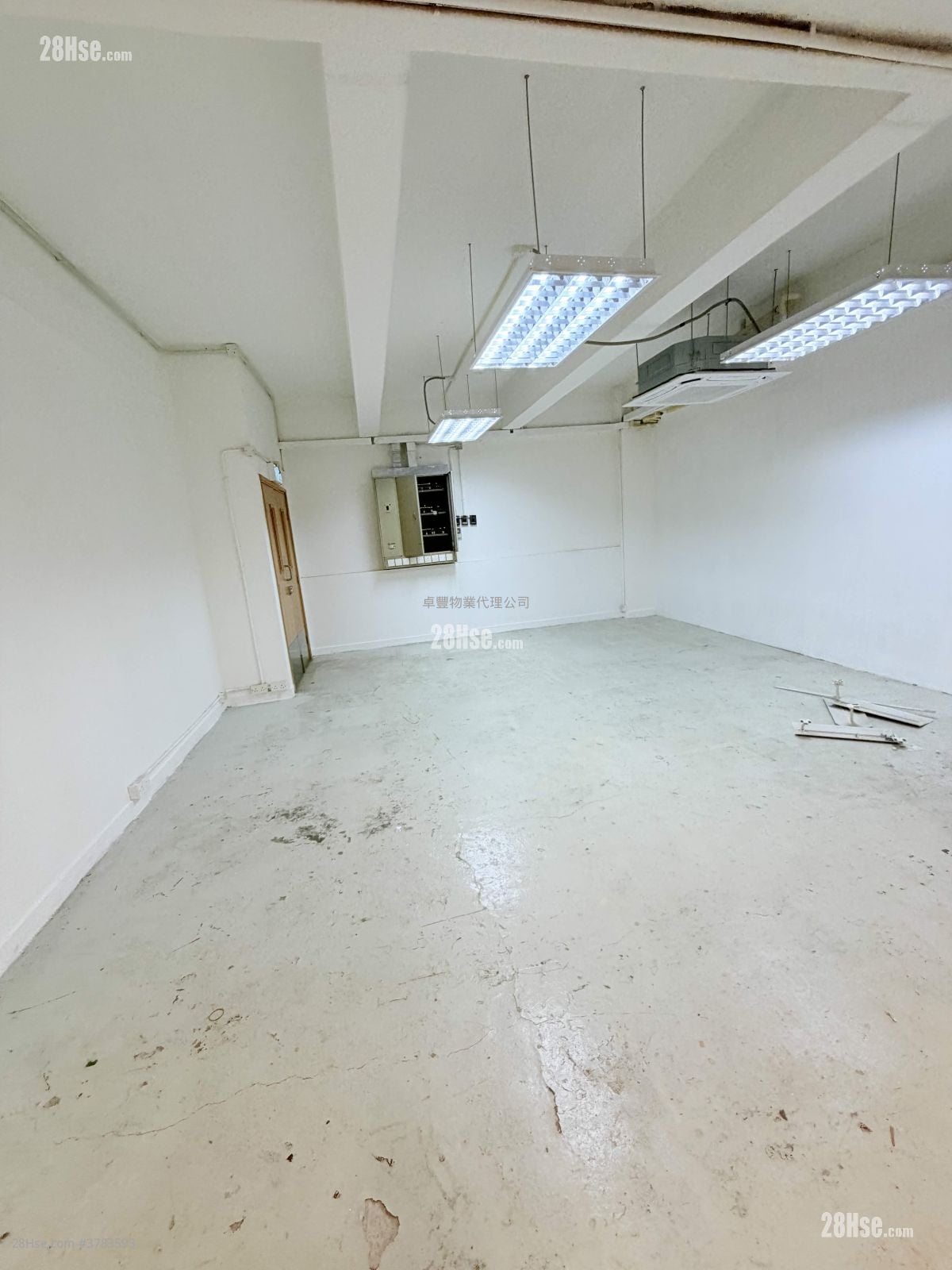 鸿昌工厂大厦 租盘 1 房 , 1 厕所 1,961 平方尺