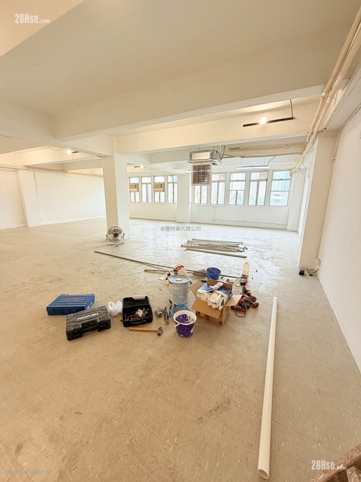 鸿昌工厂大厦 租盘 1 房 , 1 厕所 1,961 平方尺