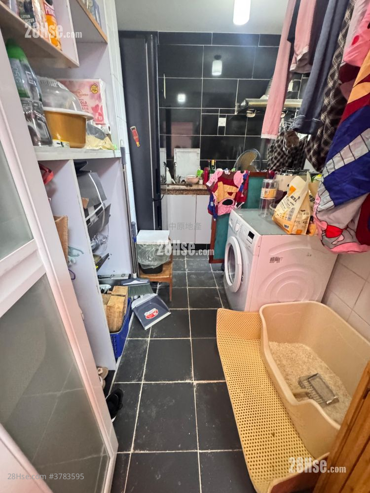 Tin Lai Court Sell 2 Bedrooms , 1 Bathroom