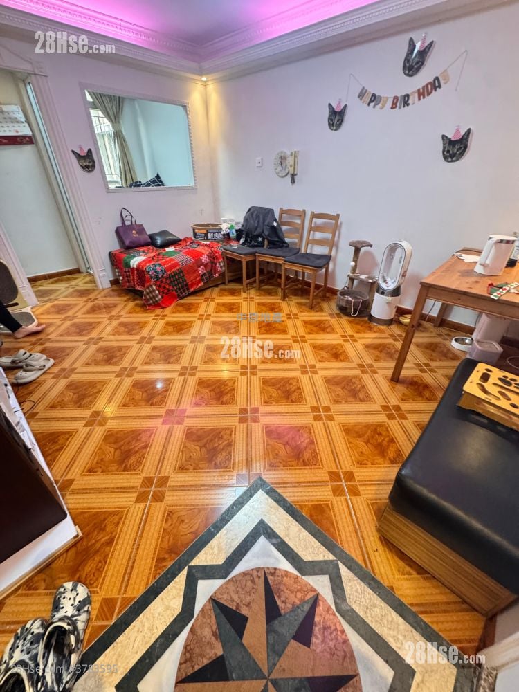 Tin Lai Court Sell 2 Bedrooms , 1 Bathroom