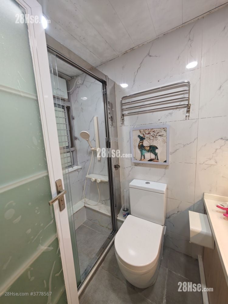 Ping Yan Court Sell 2 Bedrooms , 1 Bathroom 382 ft²