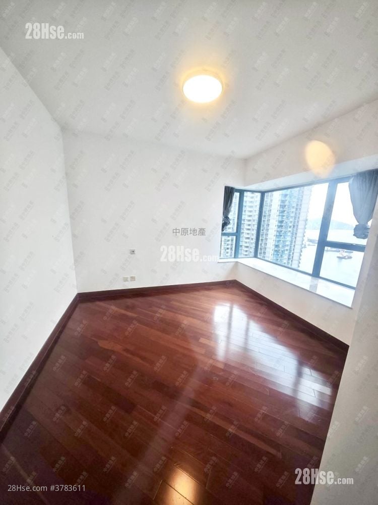 master room: The Long Beach Rental 3 Bedrooms , 2 Bathrooms 845 ft²