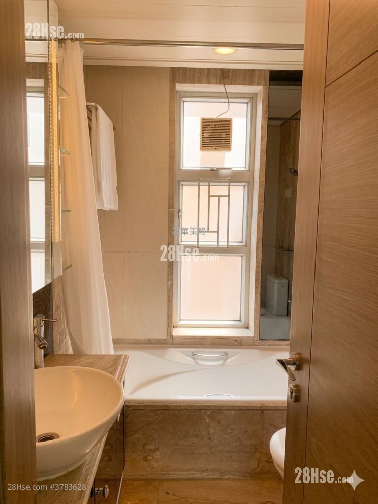 名城 售盘 4 房 , 2 浴室 958 平方尺