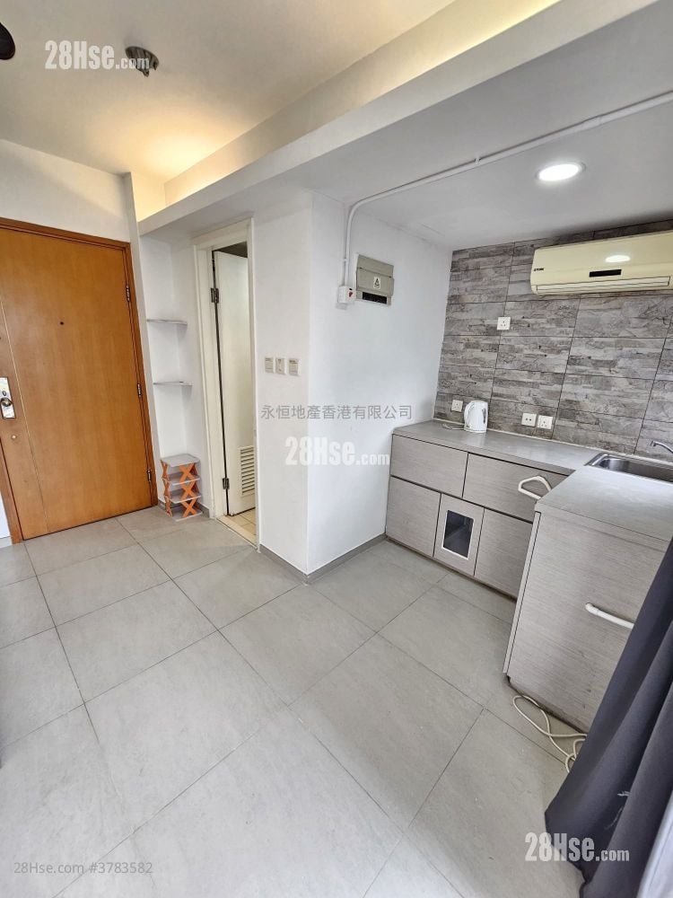 The Harbourside Rental 1 Bathroom 186 ft²