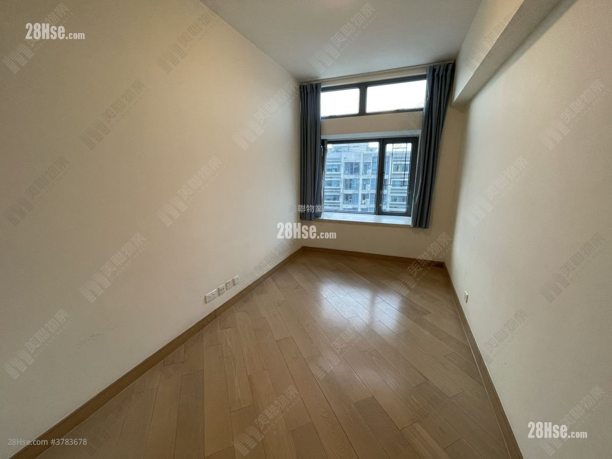 bedroom 2: Providence Peak Sell 3 Bedrooms , 3 Bathrooms 1,053 ft²