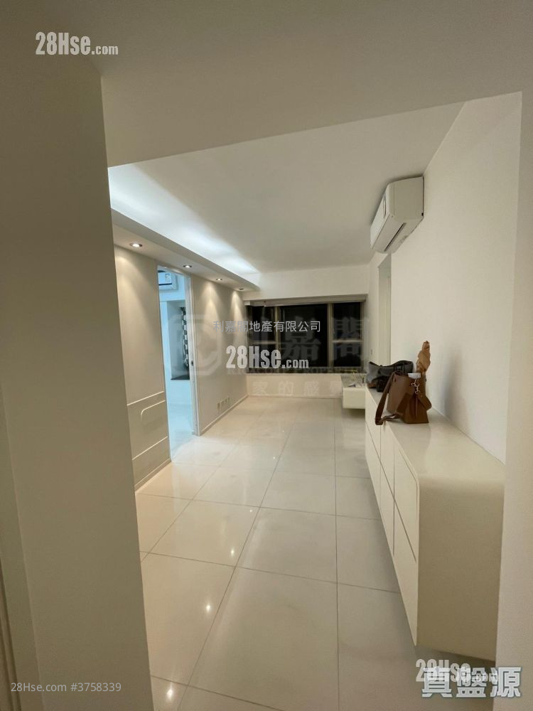 Park Central Sell 2 Bedrooms , 1 Bathroom 436 ft²