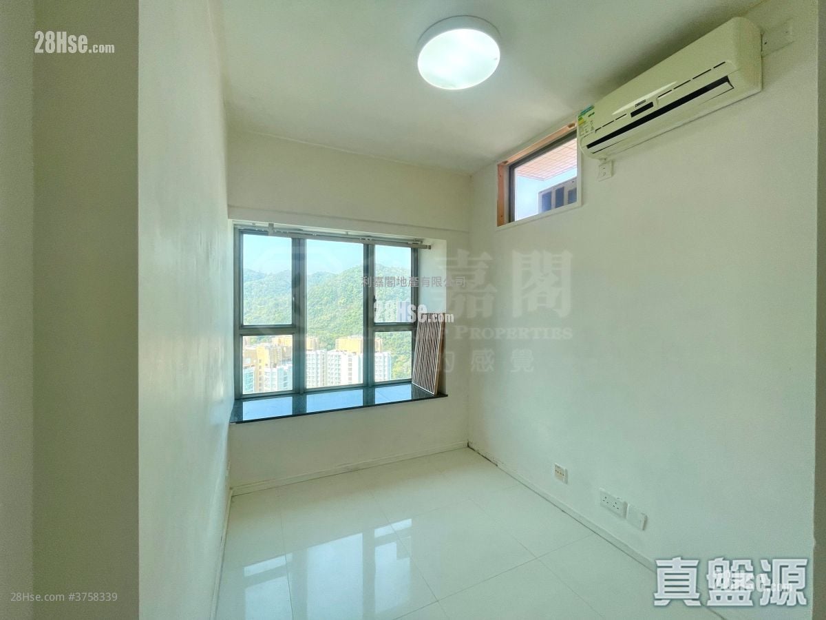Park Central Sell 2 Bedrooms , 1 Bathroom 436 ft²