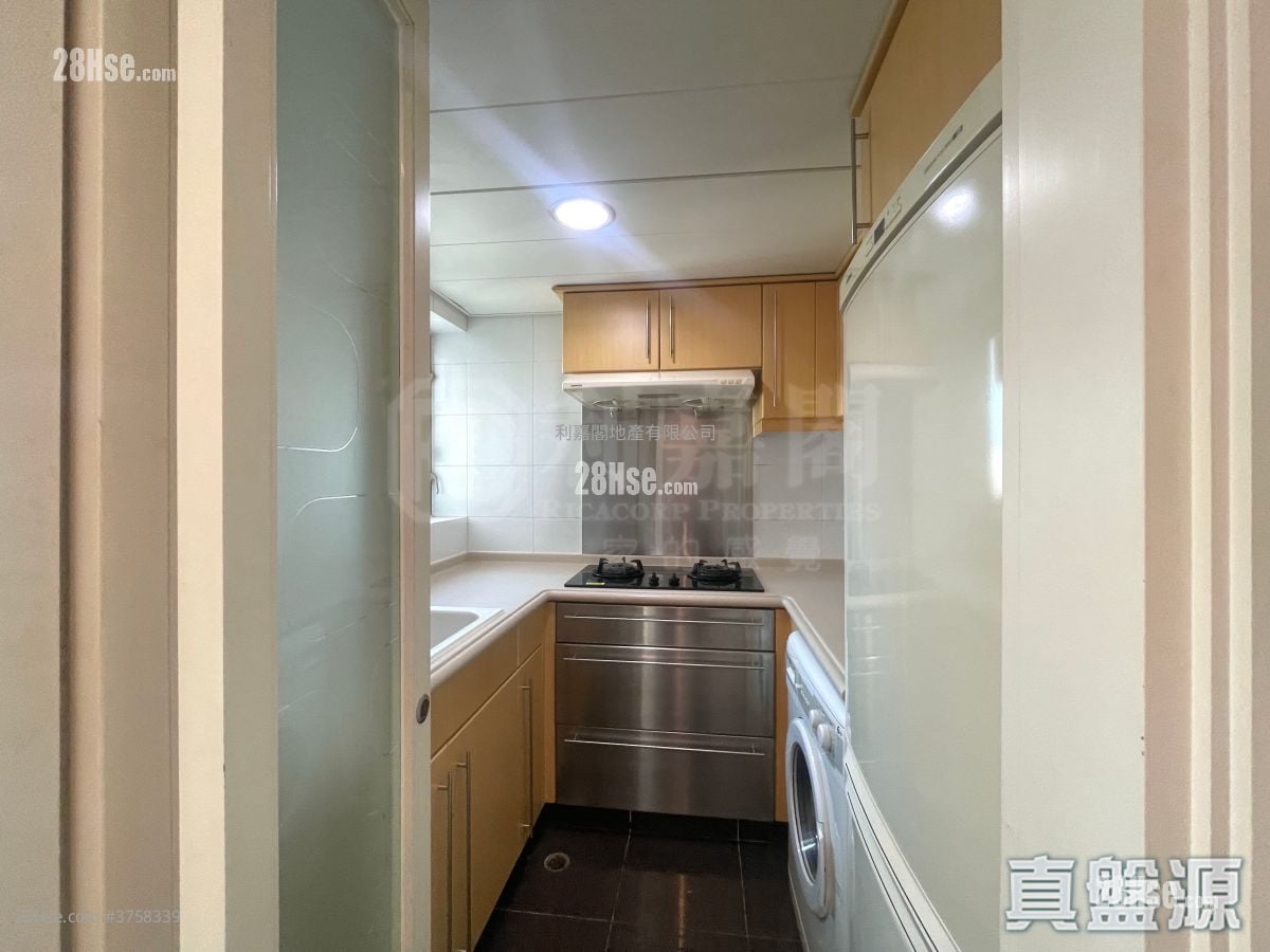 Park Central Sell 2 Bedrooms , 1 Bathroom 436 ft²