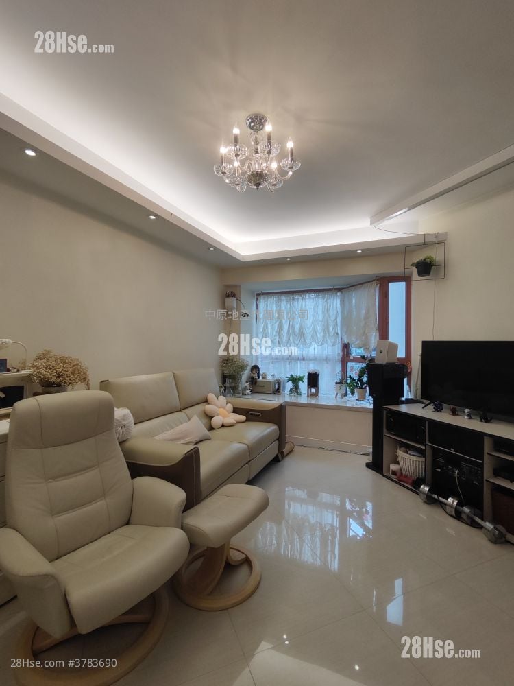 蔚翠花园 售盘 2 房 716 平方尺