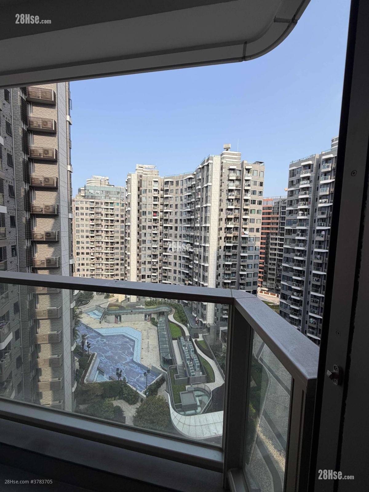 Solaria Rental 3 Bedrooms 596 ft²