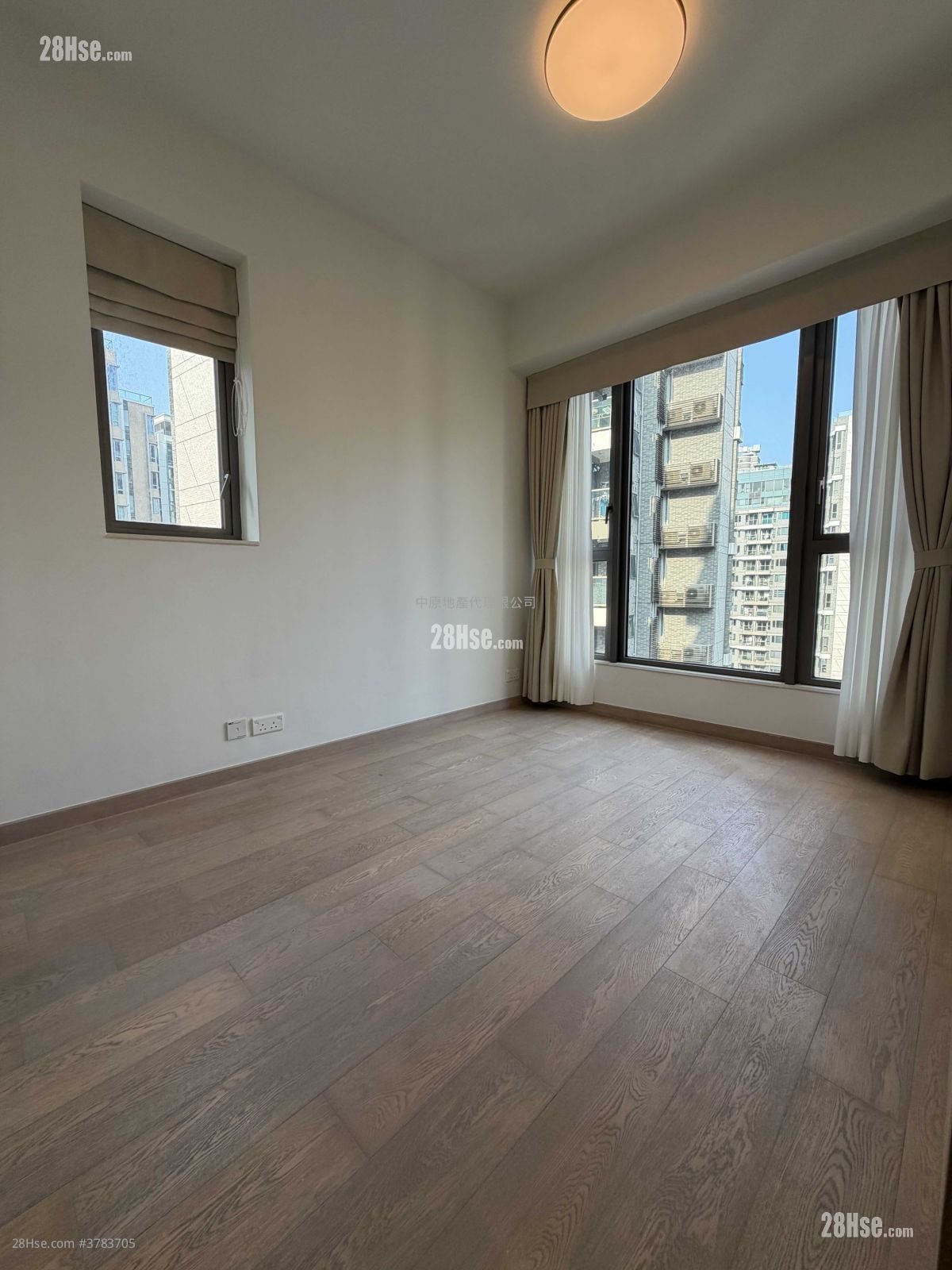 master room: Solaria Rental 3 Bedrooms 596 ft²