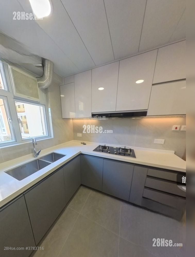 龙翔苑 租盘 1,204 平方尺