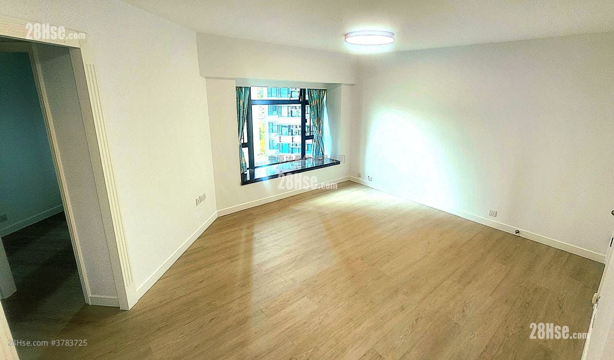 Royal Ascot Sell 3 Bedrooms , 2 Bathrooms 676 ft²