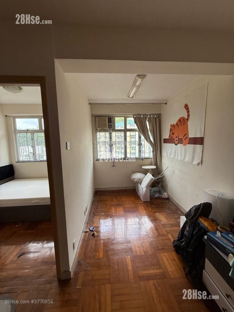 Faerie Court Sell 1 Bedroom , 1 Bathroom 270 ft²