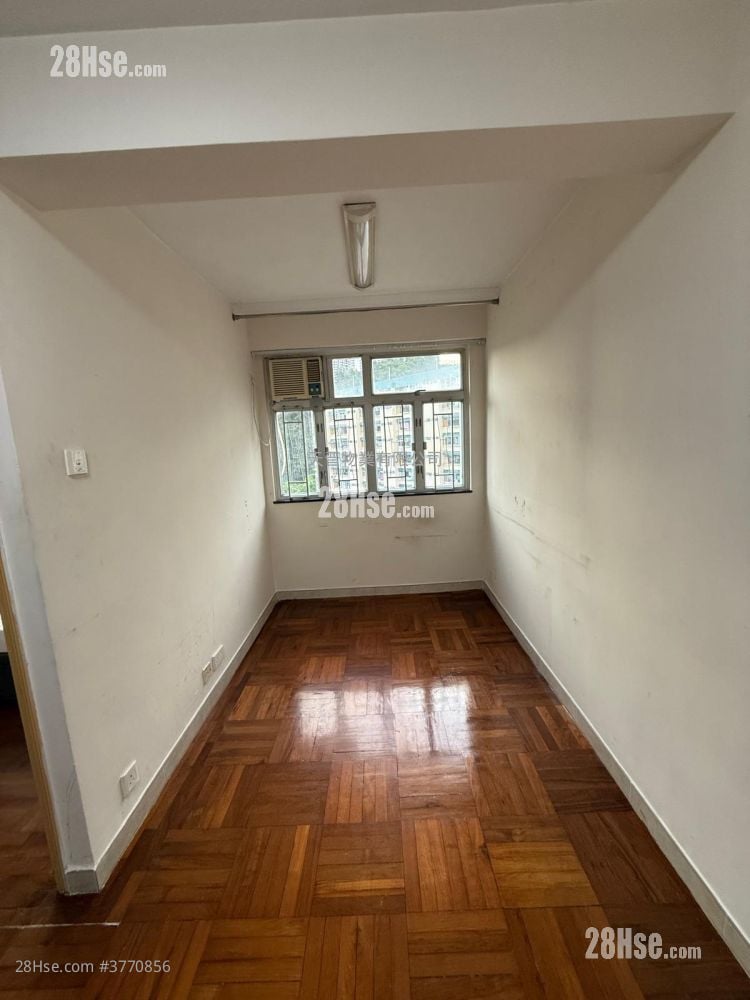 Faerie Court Sell 1 Bedroom , 1 Bathroom 270 ft²