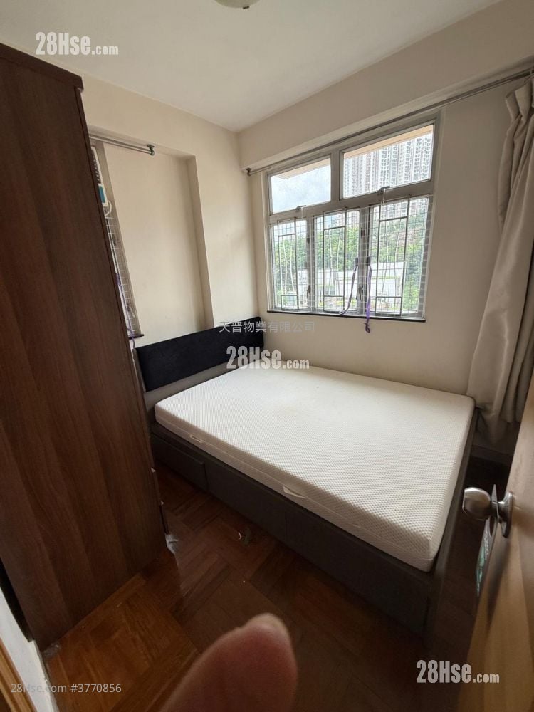 Faerie Court Sell 1 Bedroom , 1 Bathroom 270 ft²