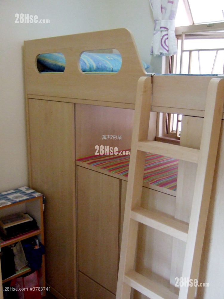 Classical Gardens Sell 4 Bedrooms , 2 Bathrooms 728 ft²