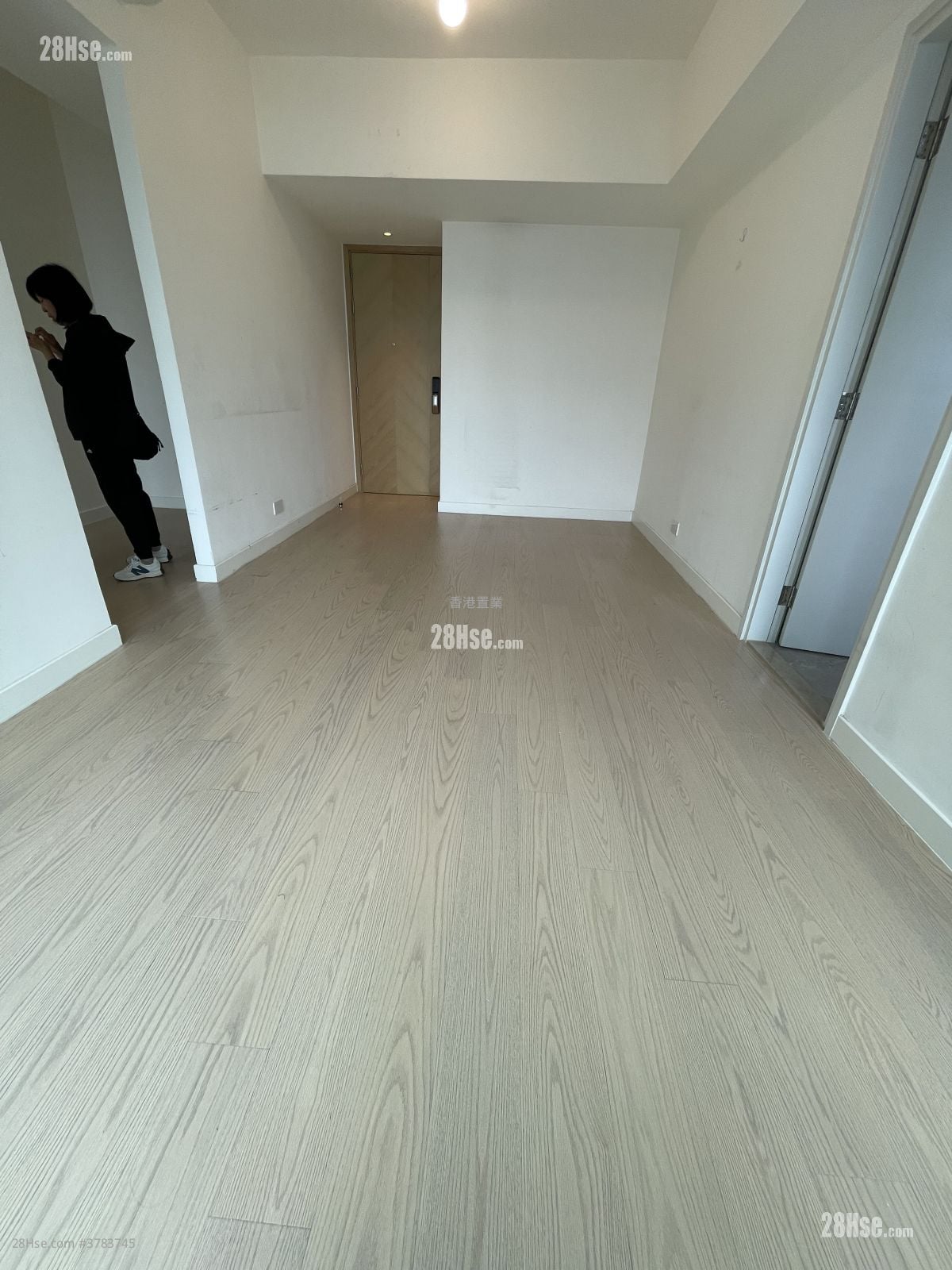 Monaco 租盘 3 房 , 1 浴室 674 平方尺