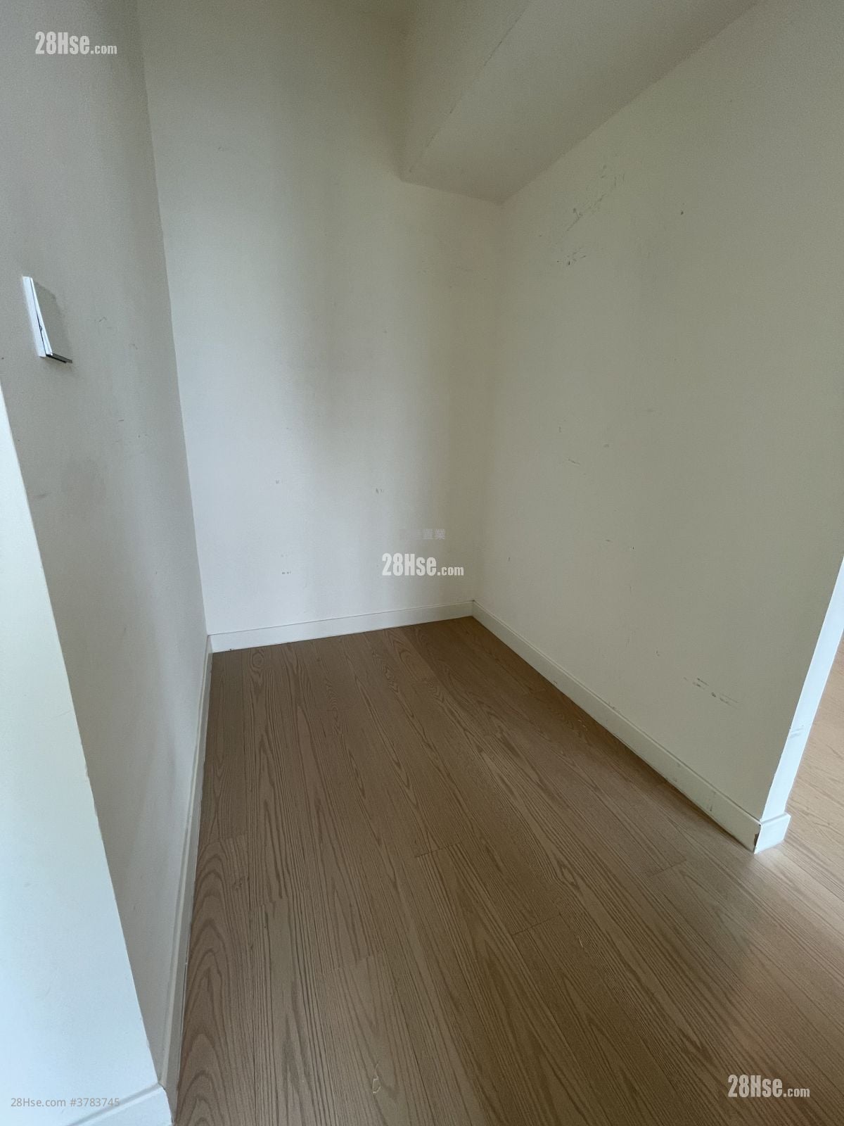 Monaco 租盘 3 房 , 1 浴室 674 平方尺