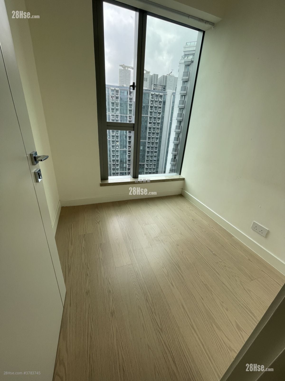 Monaco 租盘 3 房 , 1 浴室 674 平方尺