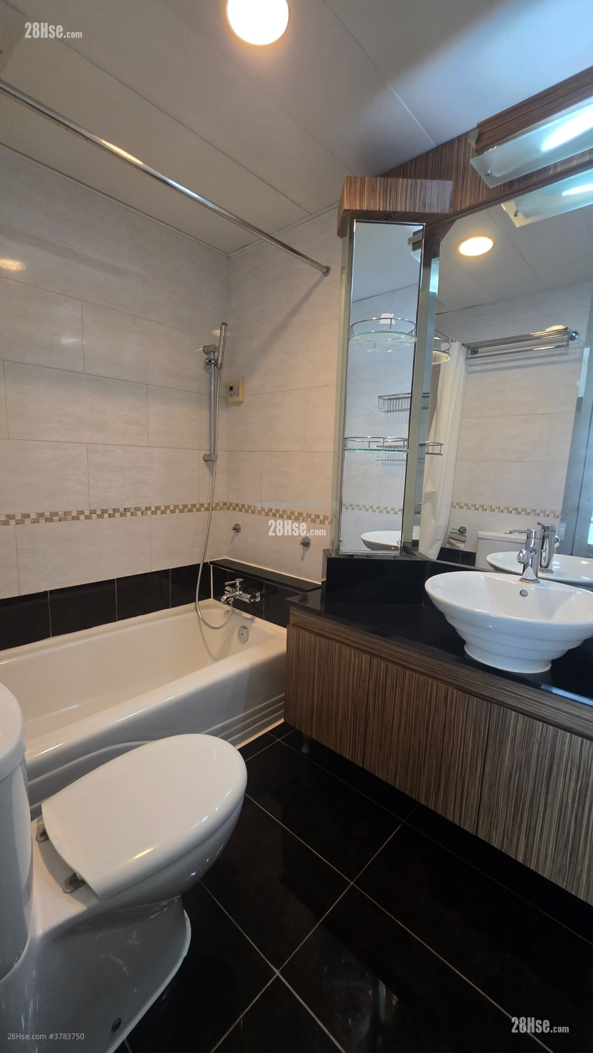 Rambler Crest Rental 3 Bedrooms , 2 Bathrooms 690 ft²