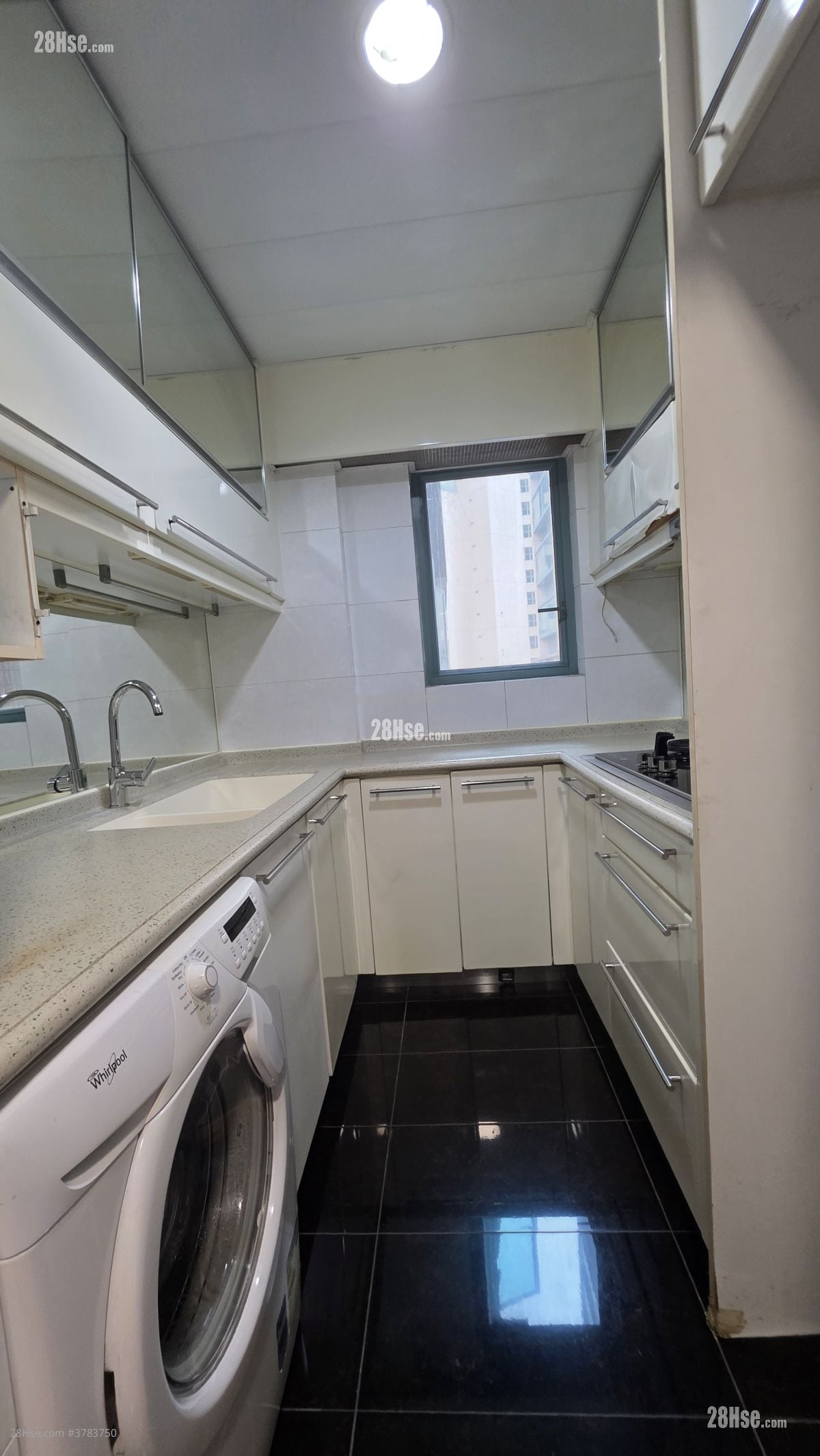 Rambler Crest Rental 3 Bedrooms , 2 Bathrooms 690 ft²