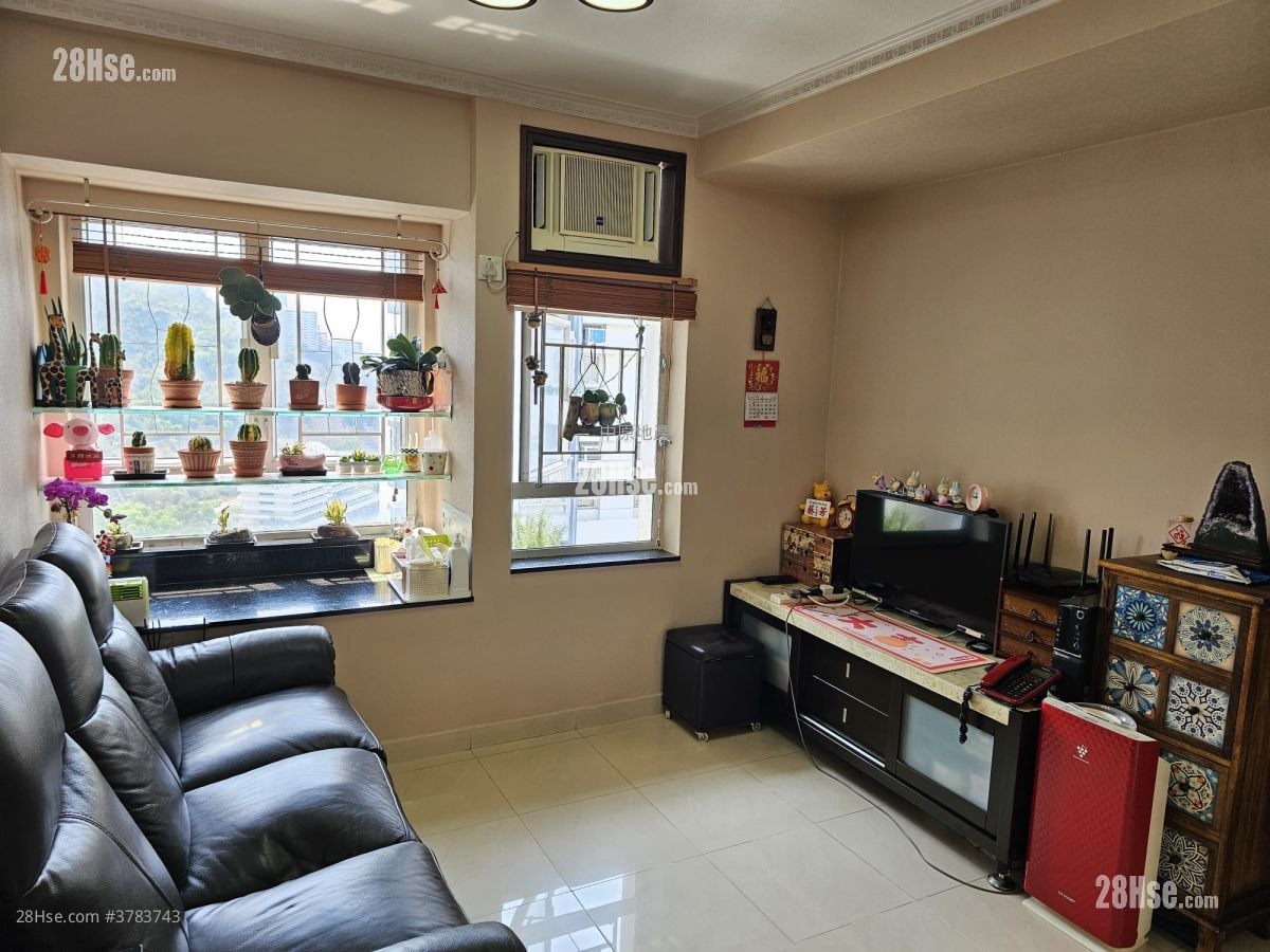 New Kwai Fong Gardens Sell 2 Bedrooms , 1 Bathroom 415 ft²