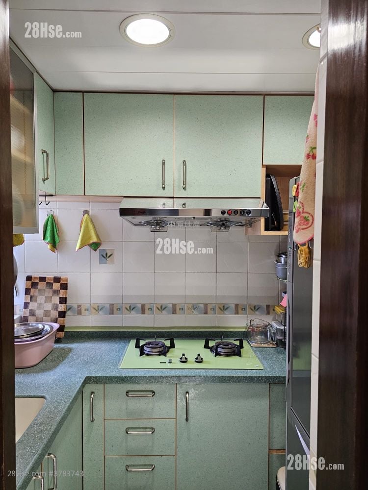 New Kwai Fong Gardens Sell 2 Bedrooms , 1 Bathroom 415 ft²