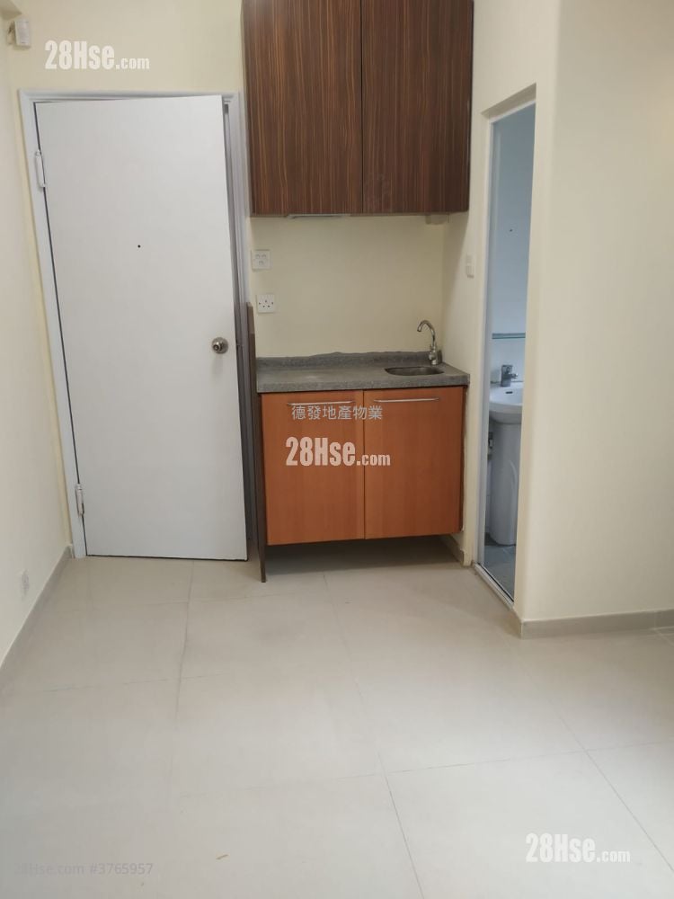 Ka To Building Rental Studio , 1 Bathroom 133 ft²