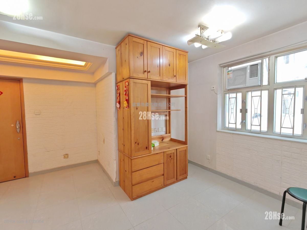 Tsuen Wan Centre Sell 2 Bedrooms , 1 Bathroom 374 ft²
