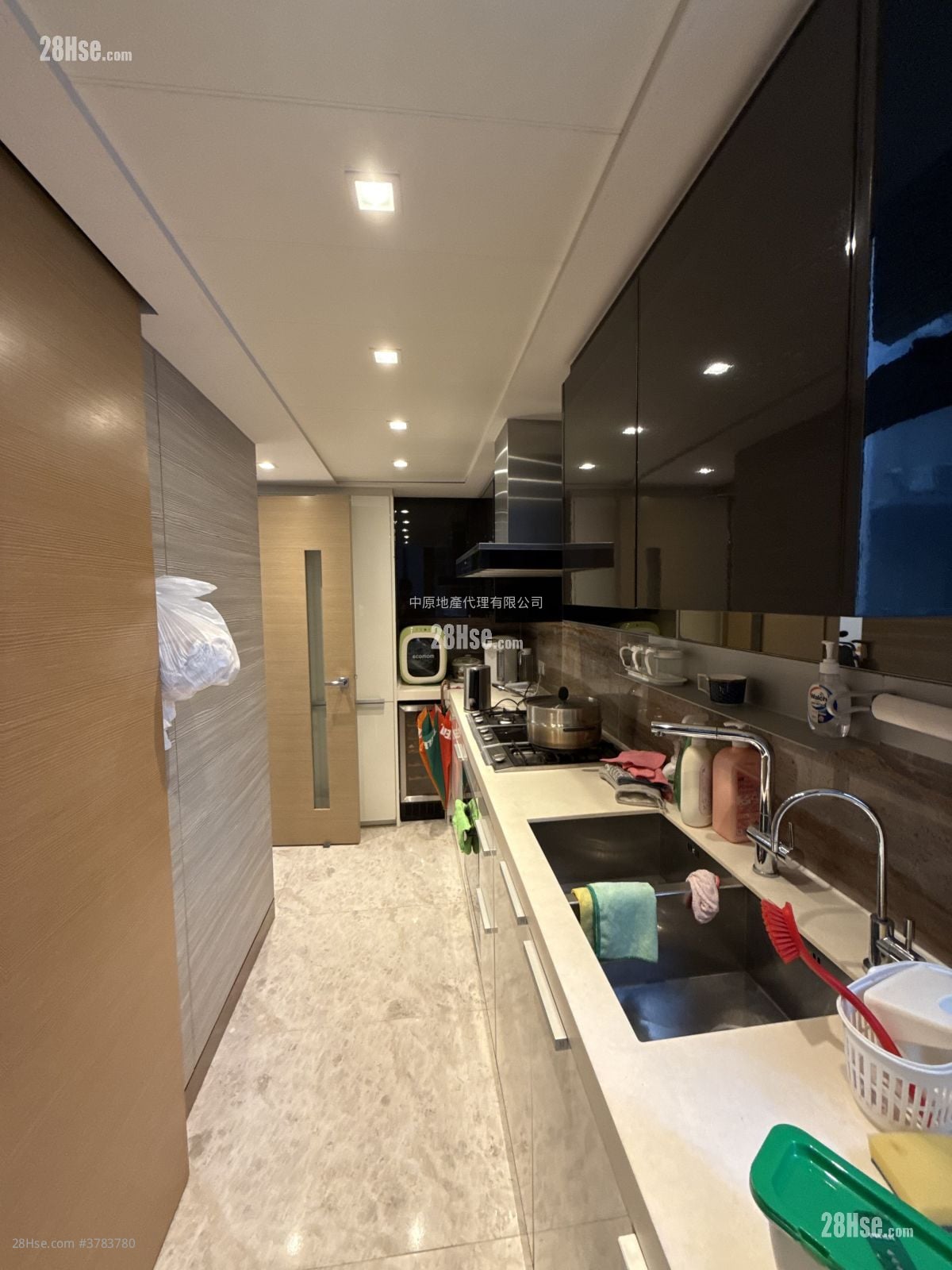 The Wings Sell 4 Bedrooms , 3 Bathrooms 977 ft²