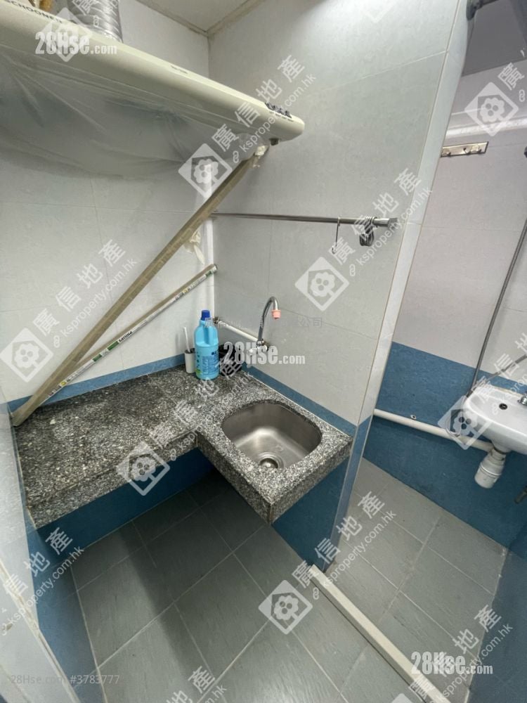 bedroom 1: Cosmopolitan Estate Sell 2 Bedrooms , 2 Bathrooms 382 ft²