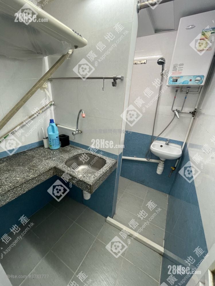 bedroom 1: Cosmopolitan Estate Sell 2 Bedrooms , 2 Bathrooms 382 ft²