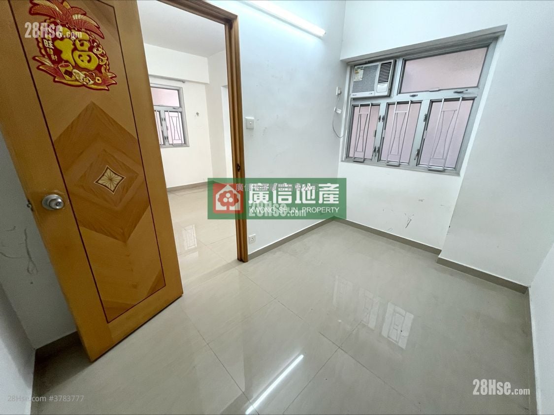 bedroom 2: Cosmopolitan Estate Sell 2 Bedrooms , 2 Bathrooms 382 ft²