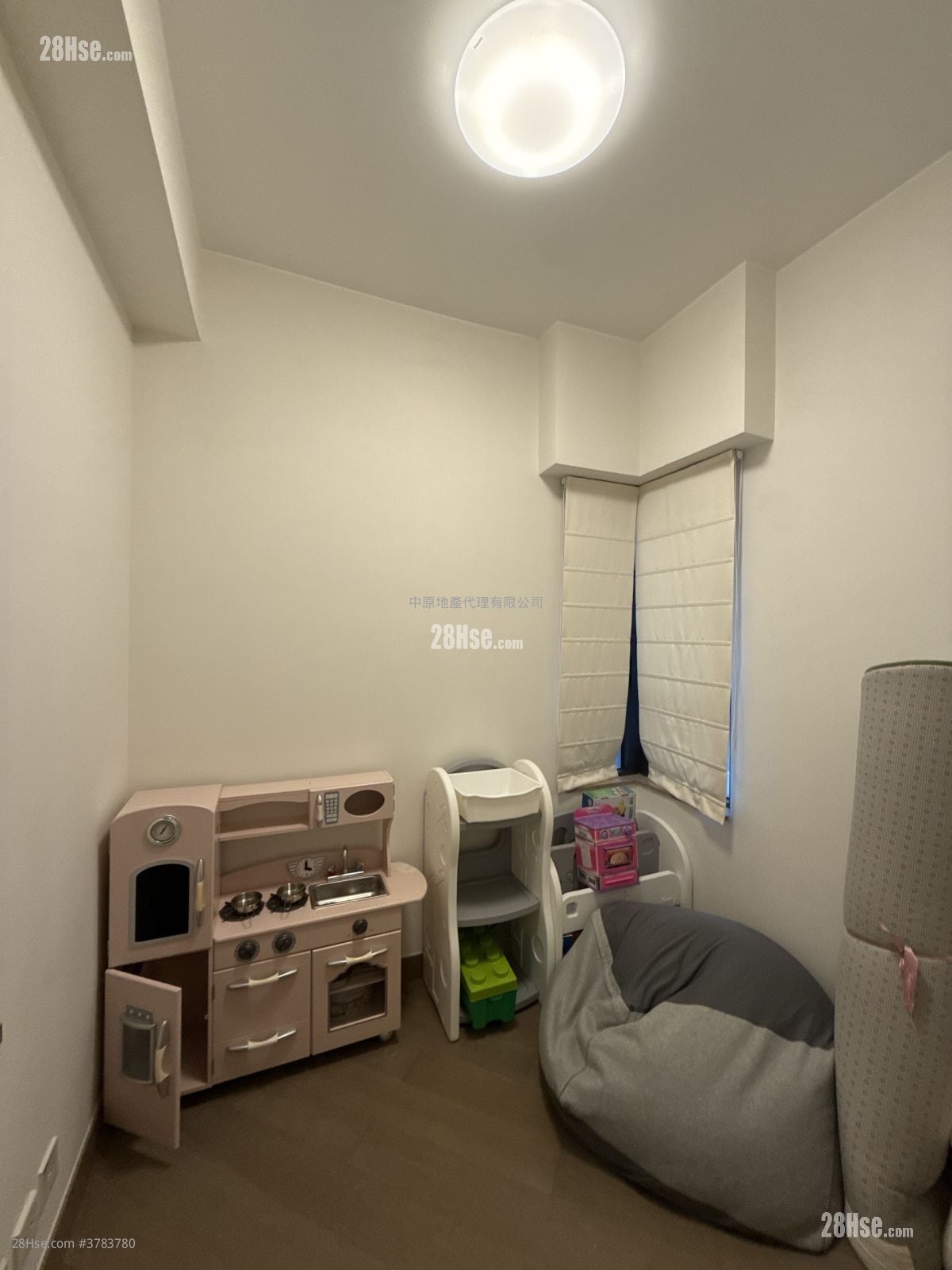 The Wings Sell 4 Bedrooms , 3 Bathrooms 977 ft²