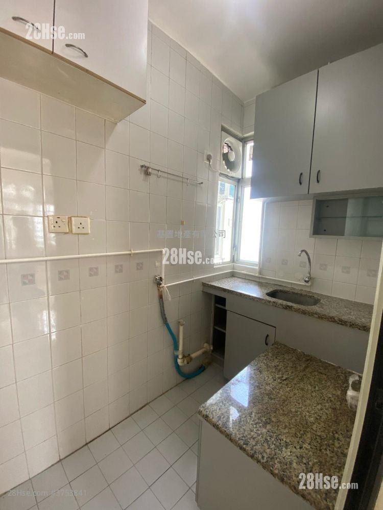 Hoi Lee Building Sell Studio , 1 Bathroom 268 ft²