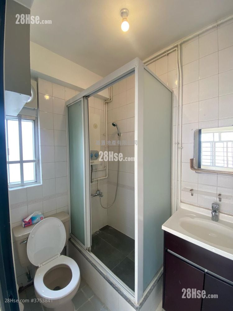 Hoi Lee Building Sell Studio , 1 Bathroom 268 ft²