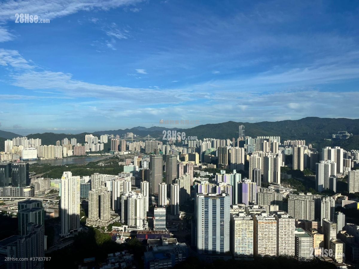 华景山庄 售盘 3 房 , 1 浴室 700 平方尺