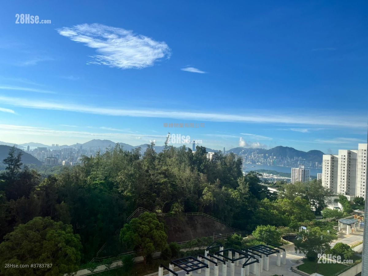 华景山庄 售盘 3 房 , 1 浴室 700 平方尺