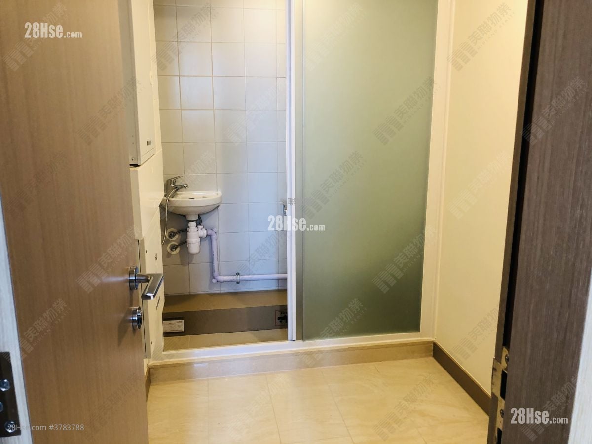 Cullinan West Sell 4 Bedrooms , 2 Bathrooms 1,221 ft²