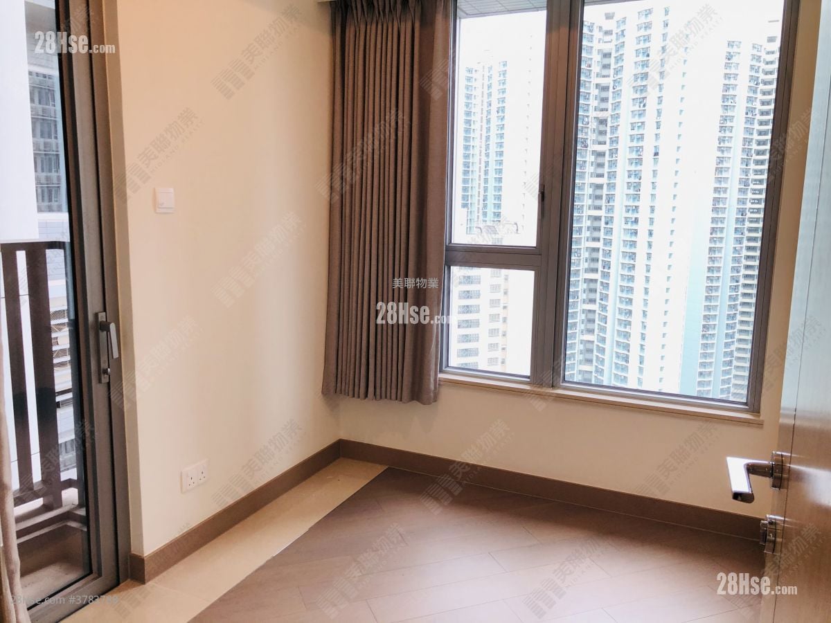 Cullinan West Sell 4 Bedrooms , 2 Bathrooms 1,221 ft²