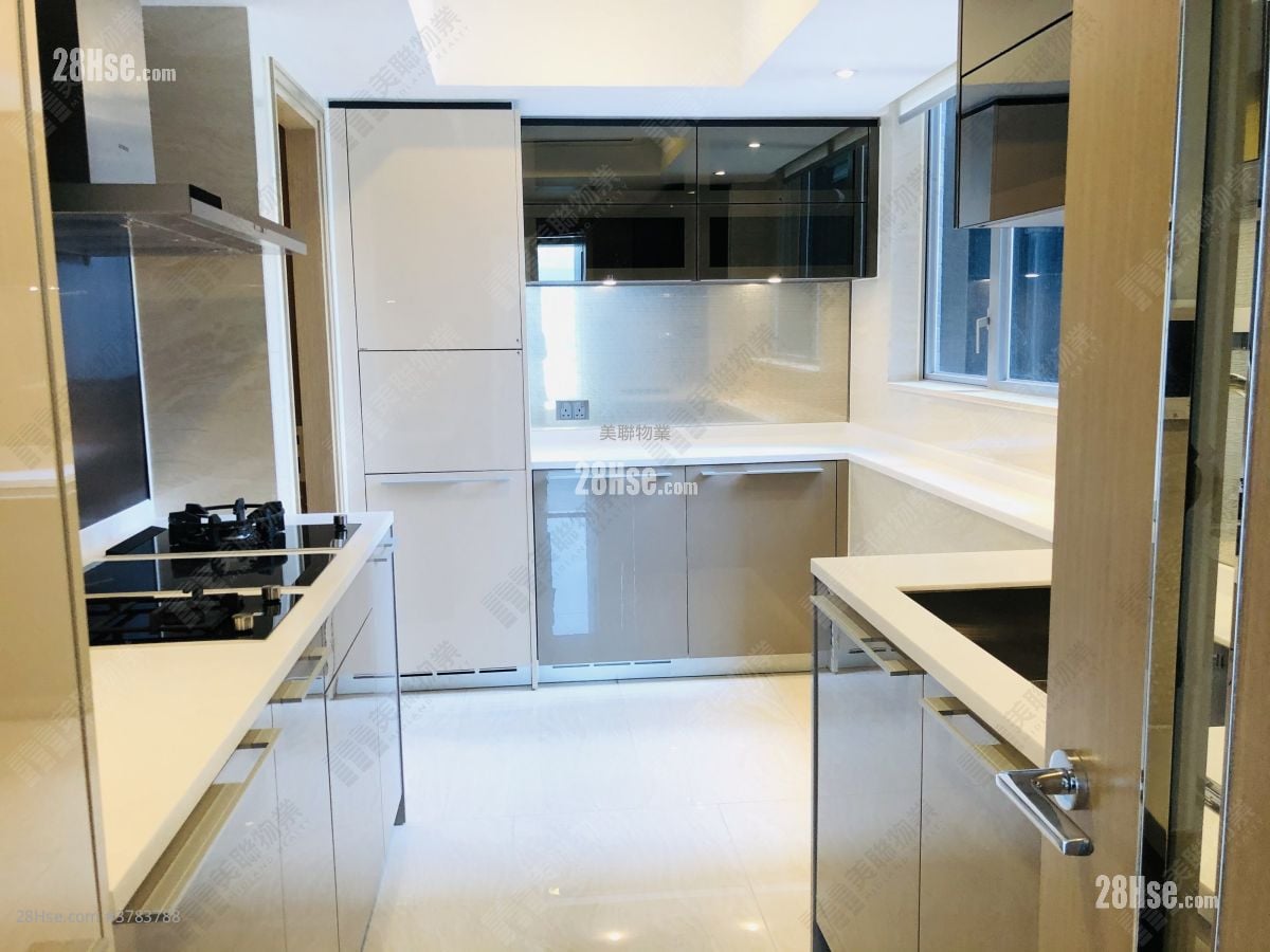 Cullinan West Sell 4 Bedrooms , 2 Bathrooms 1,221 ft²