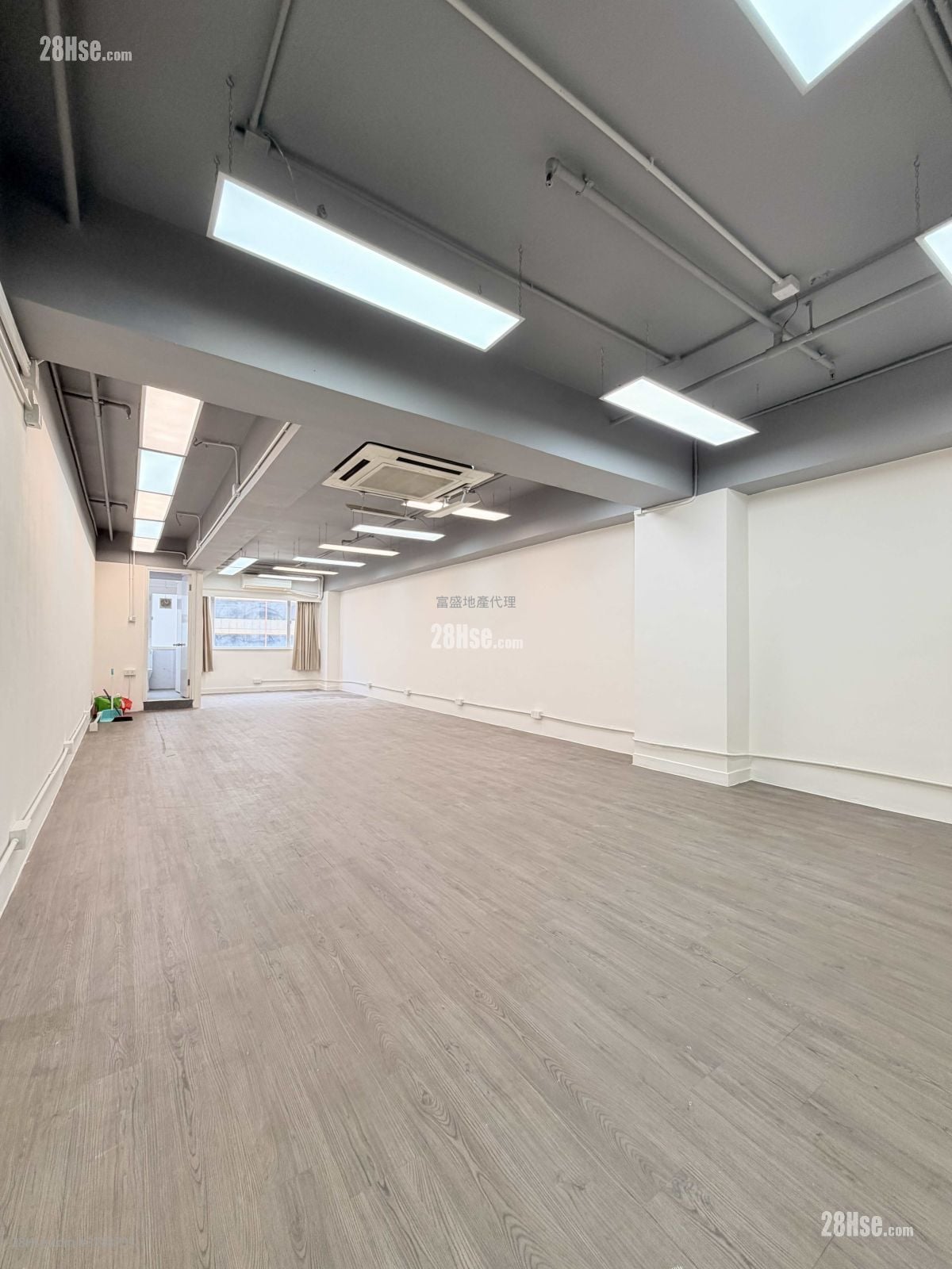 Elite Industrial Centre Rental 1 Toilet