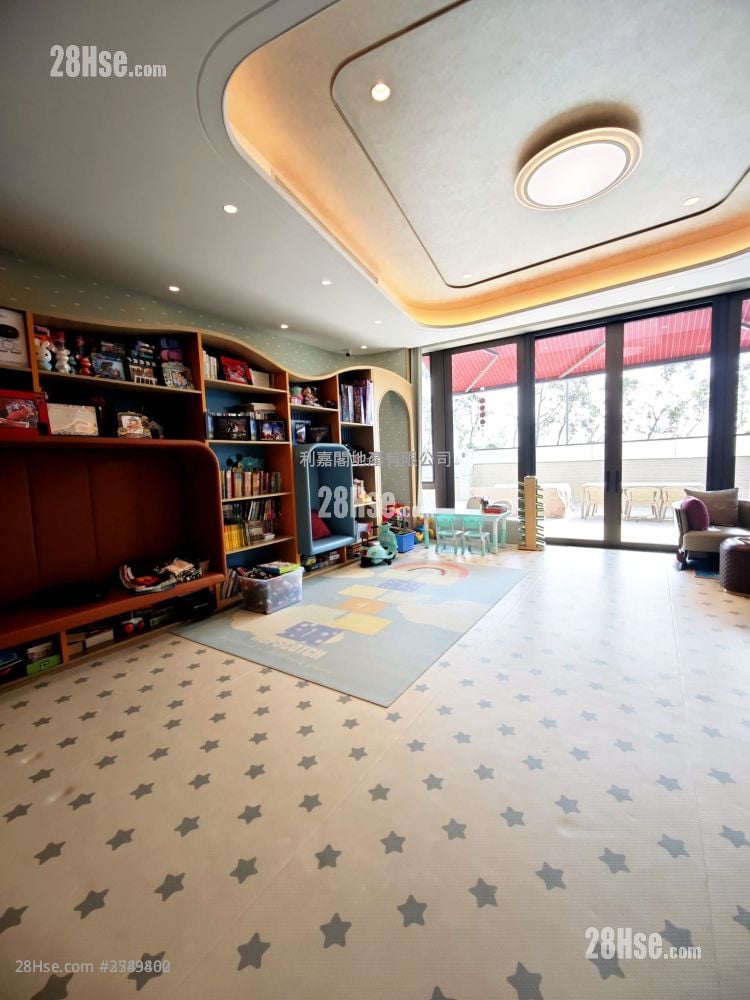 Mont Rouge Sell 4 Bedrooms 2,846 ft²