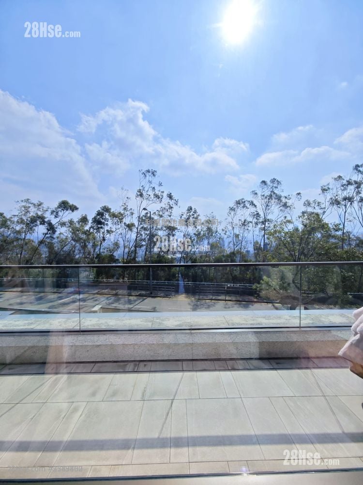 Mont Rouge Sell 4 Bedrooms 2,846 ft²