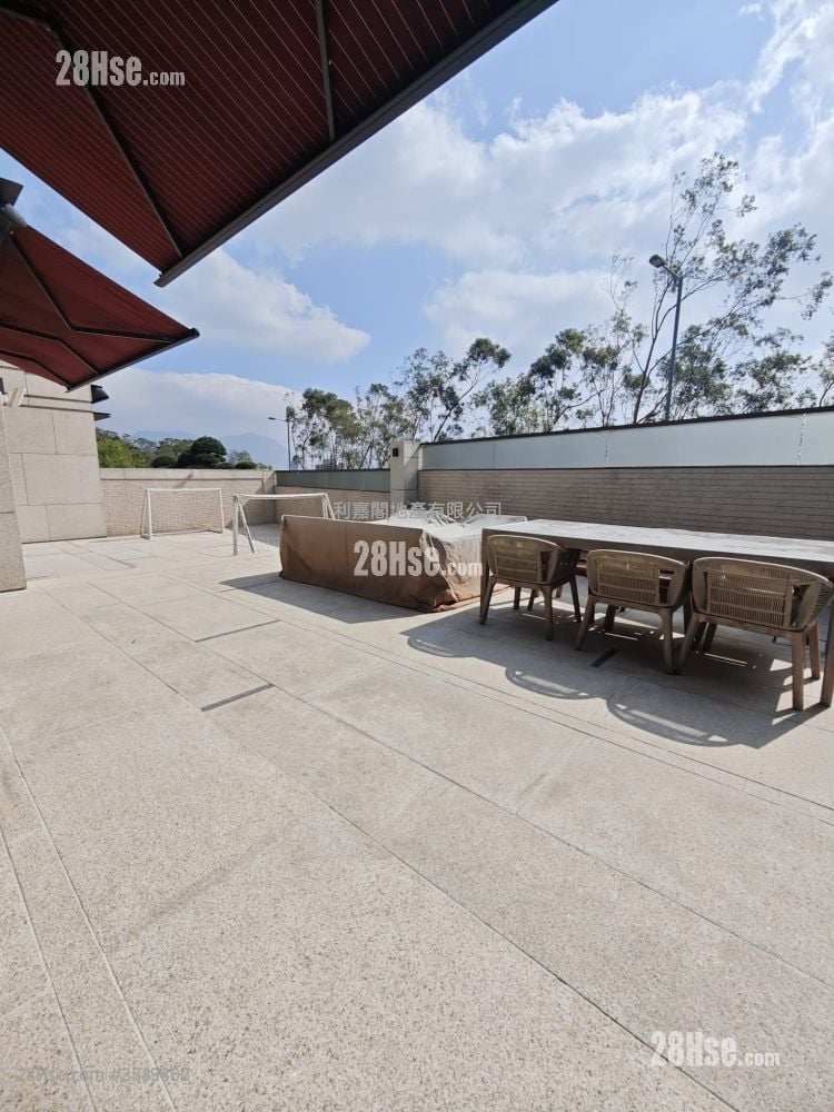 Mont Rouge Sell 4 Bedrooms 2,846 ft²