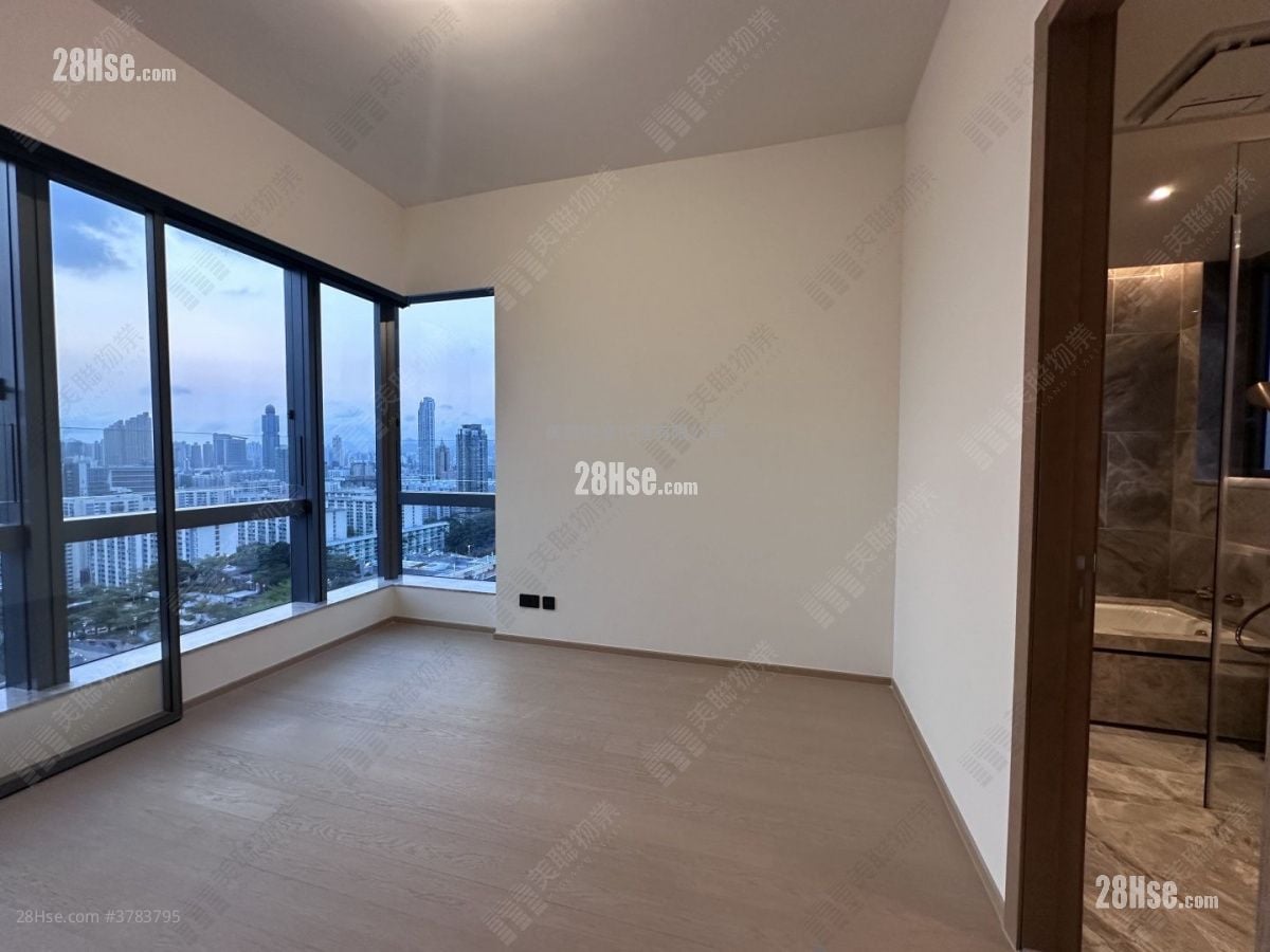 In One Sell 3 Bedrooms , 2 Bathrooms 941 ft²