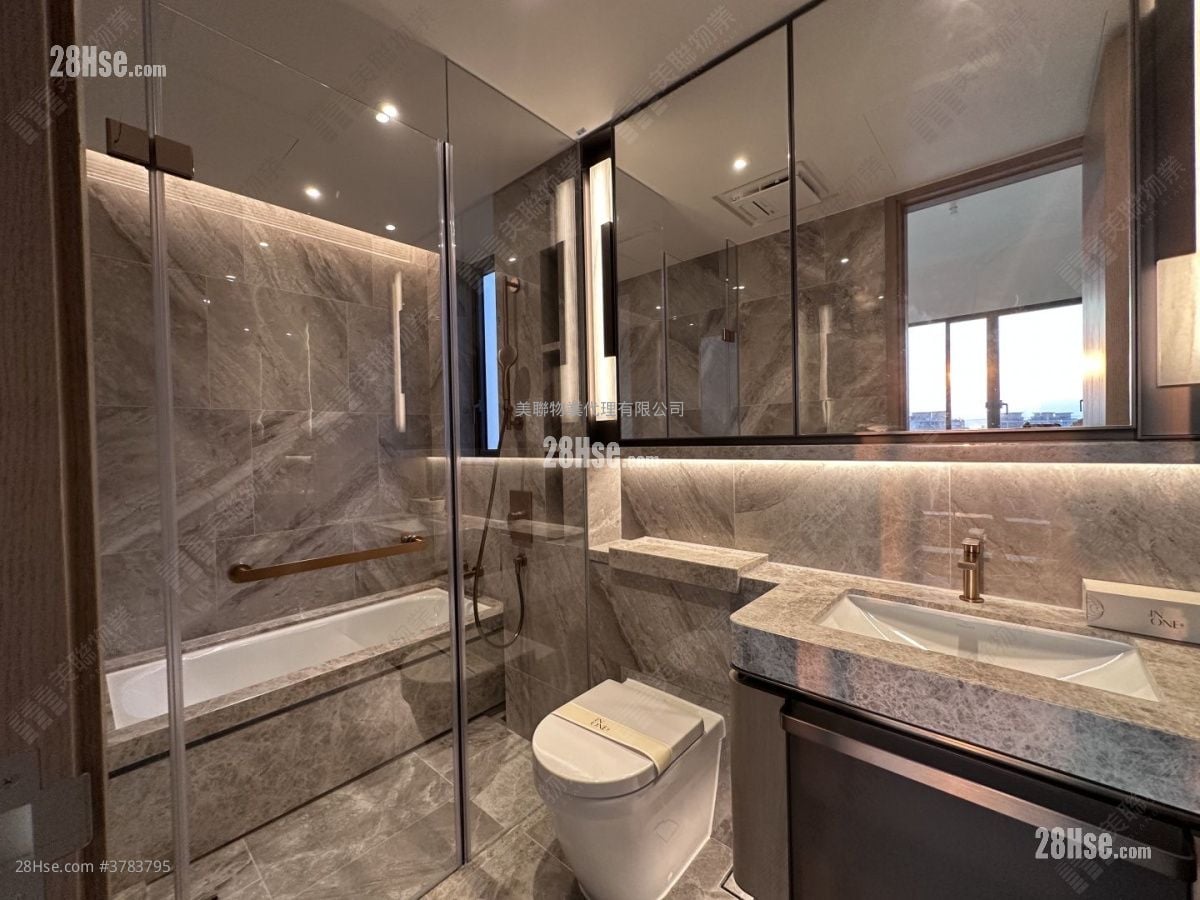 In One Sell 3 Bedrooms , 2 Bathrooms 941 ft²